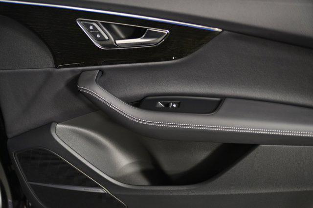 new 2025 Audi Q7 car, priced at $72,691