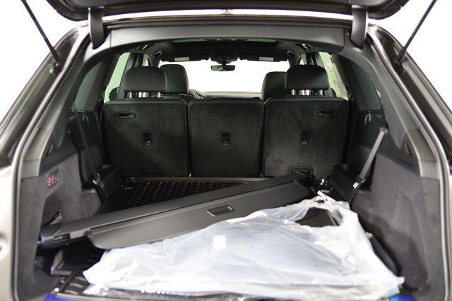 new 2025 Audi Q7 car, priced at $61,951