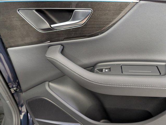 new 2025 Audi Q7 car, priced at $69,801