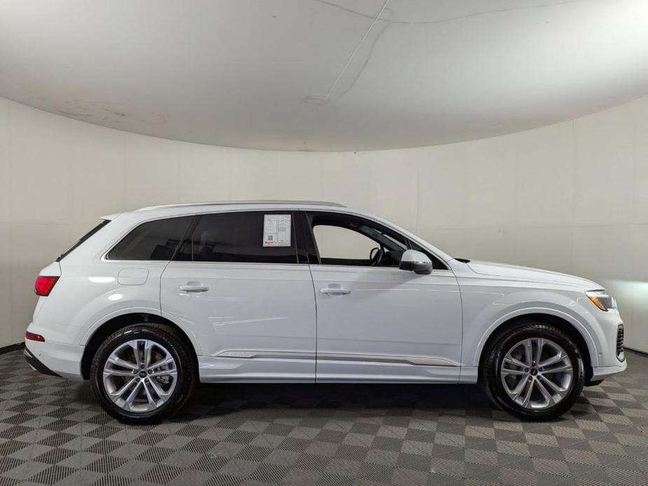 new 2025 Audi Q7 car, priced at $72,921