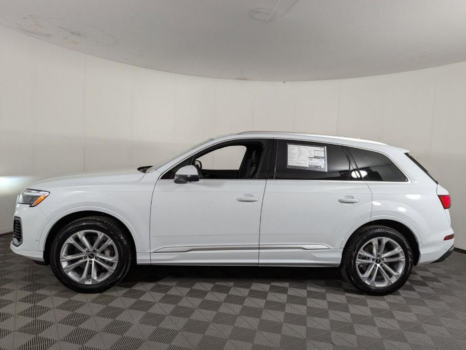 new 2025 Audi Q7 car, priced at $72,921