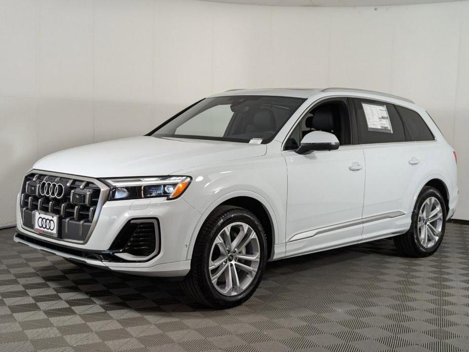 new 2025 Audi Q7 car, priced at $72,921