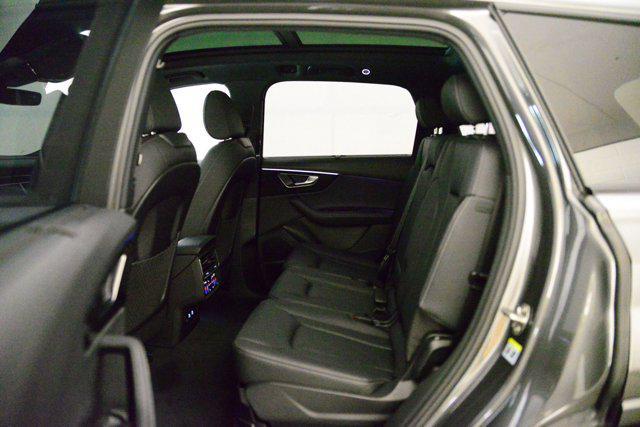 new 2025 Audi Q7 car, priced at $74,132