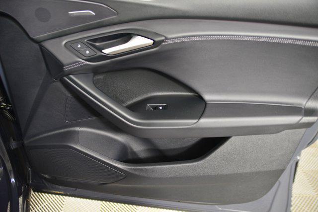 new 2025 Audi Q6 e-tron car, priced at $73,671