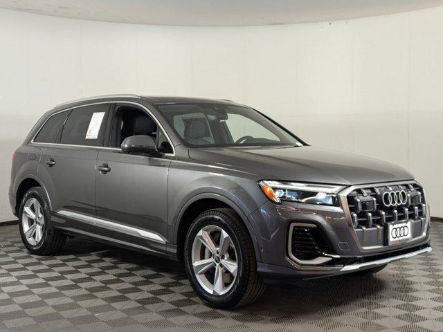 new 2025 Audi Q7 car, priced at $67,652