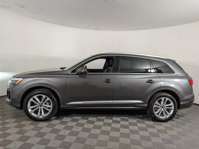 new 2025 Audi Q7 car, priced at $68,792