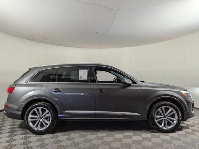 new 2025 Audi Q7 car, priced at $68,792