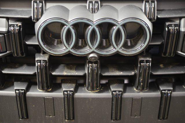 new 2025 Audi Q7 car, priced at $68,041
