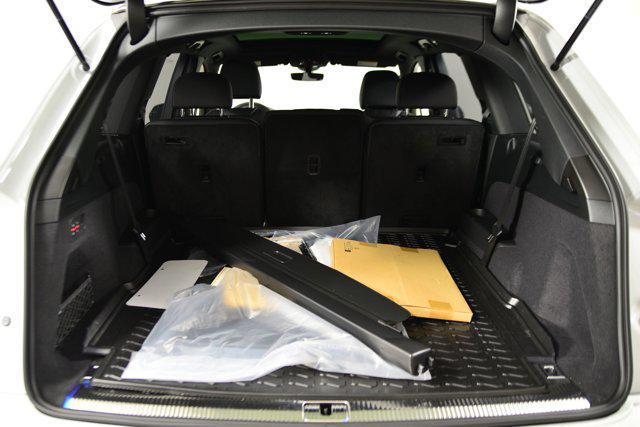 new 2025 Audi Q7 car, priced at $68,041