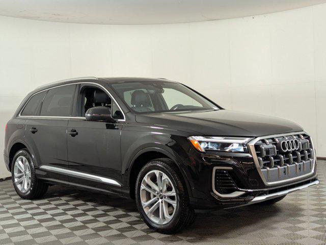 new 2025 Audi Q7 car, priced at $67,901