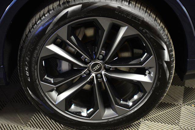 new 2025 Audi Q7 car, priced at $74,381