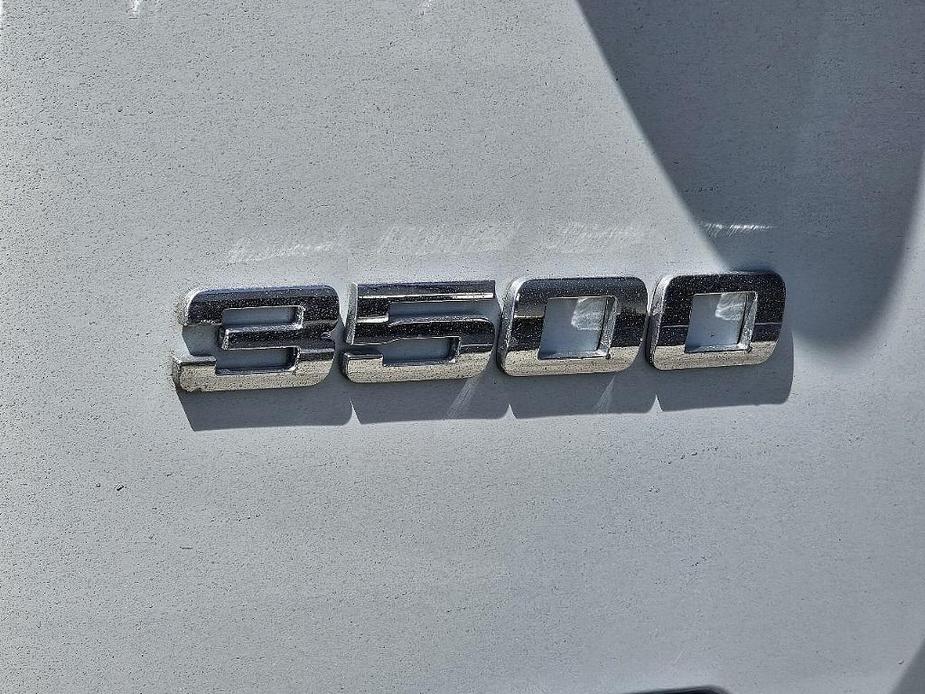 new 2024 Chevrolet Express 3500 car
