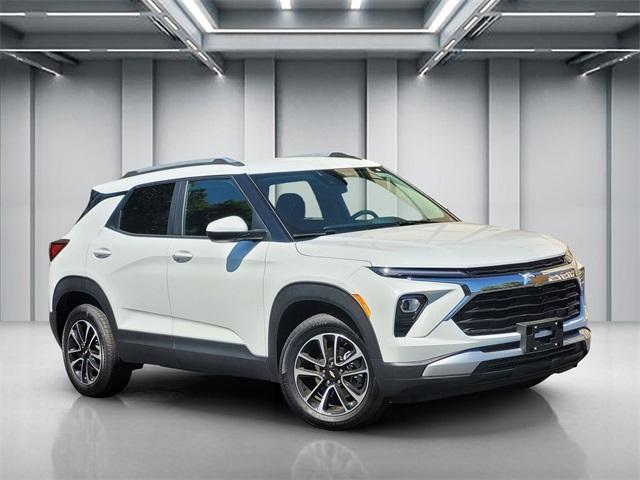 new 2025 Chevrolet TrailBlazer car, priced at $25,915