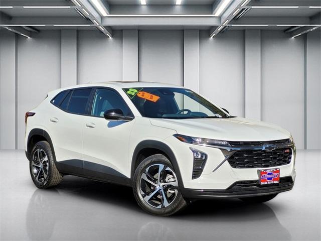 new 2025 Chevrolet Trax car, priced at $25,180