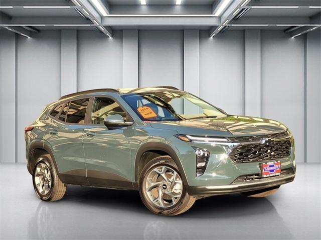 used 2025 Chevrolet Trax car, priced at $20,900