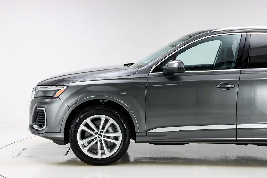 new 2025 Audi Q7 car, priced at $75,800