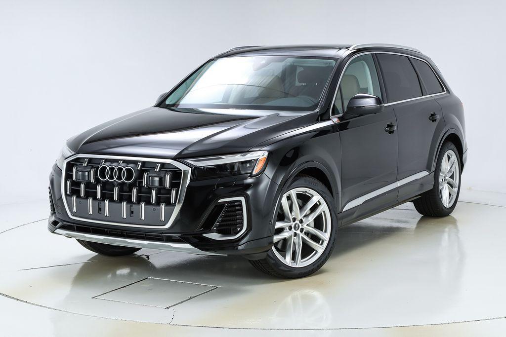 new 2025 Audi Q7 car, priced at $77,080