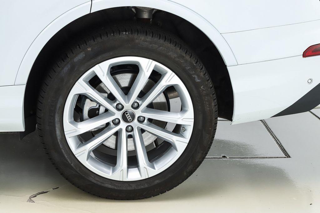 used 2025 Audi Q7 car, priced at $60,381