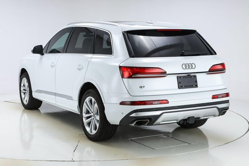 used 2025 Audi Q7 car, priced at $60,381