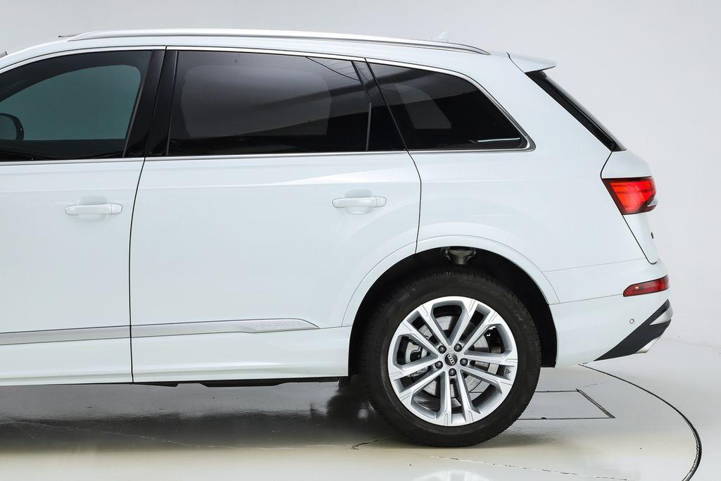 used 2025 Audi Q7 car, priced at $60,381