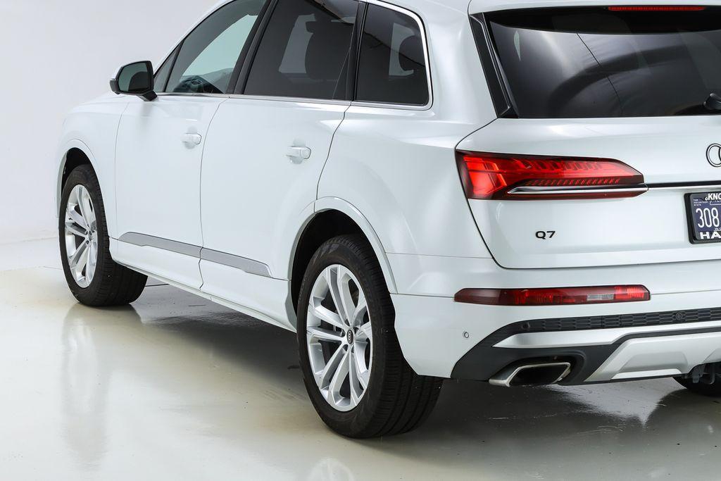 used 2025 Audi Q7 car, priced at $60,306
