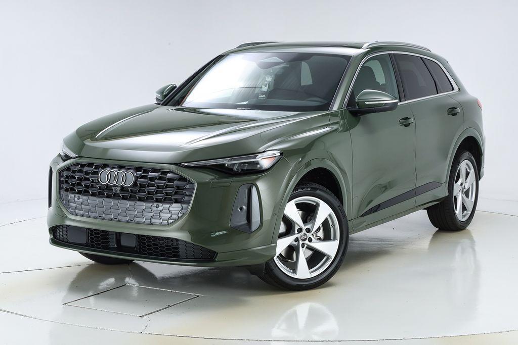 new 2025 Audi Q5 car, priced at $61,300