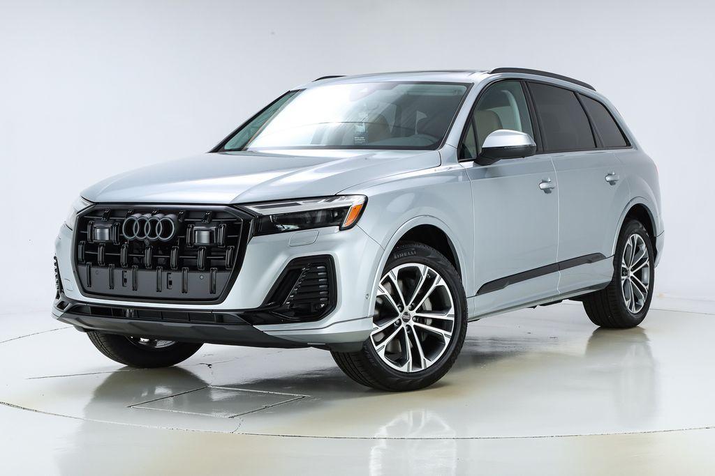 new 2025 Audi Q7 car, priced at $71,305