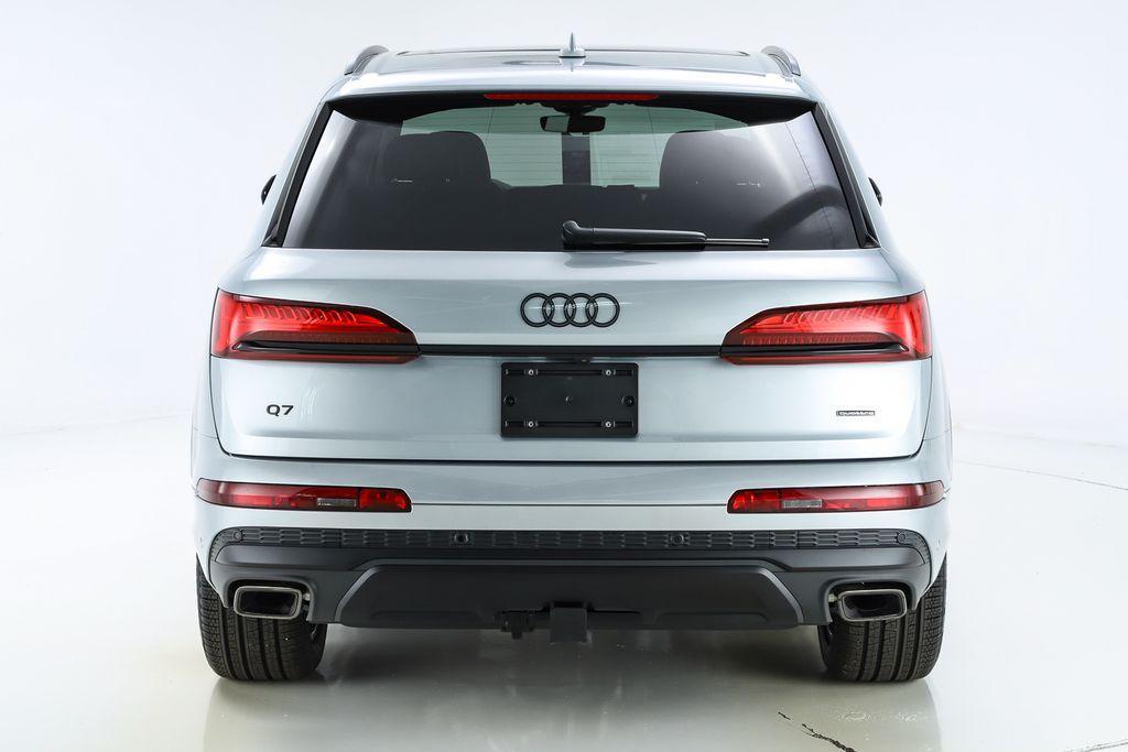 new 2025 Audi Q7 car, priced at $71,305