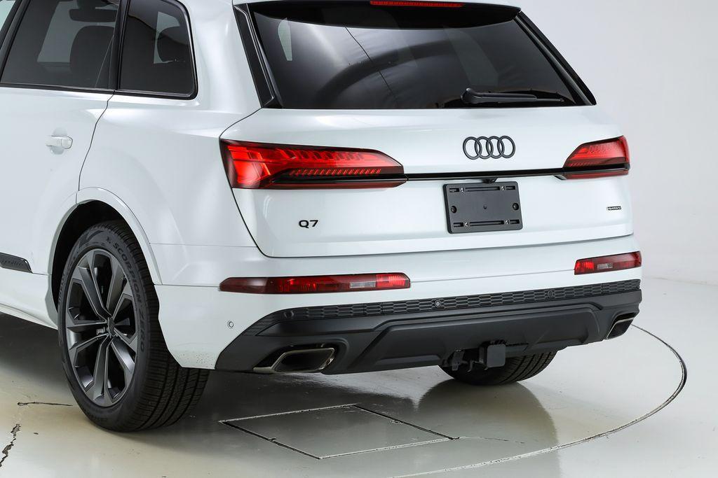 new 2026 Audi Q7 car, priced at $78,295