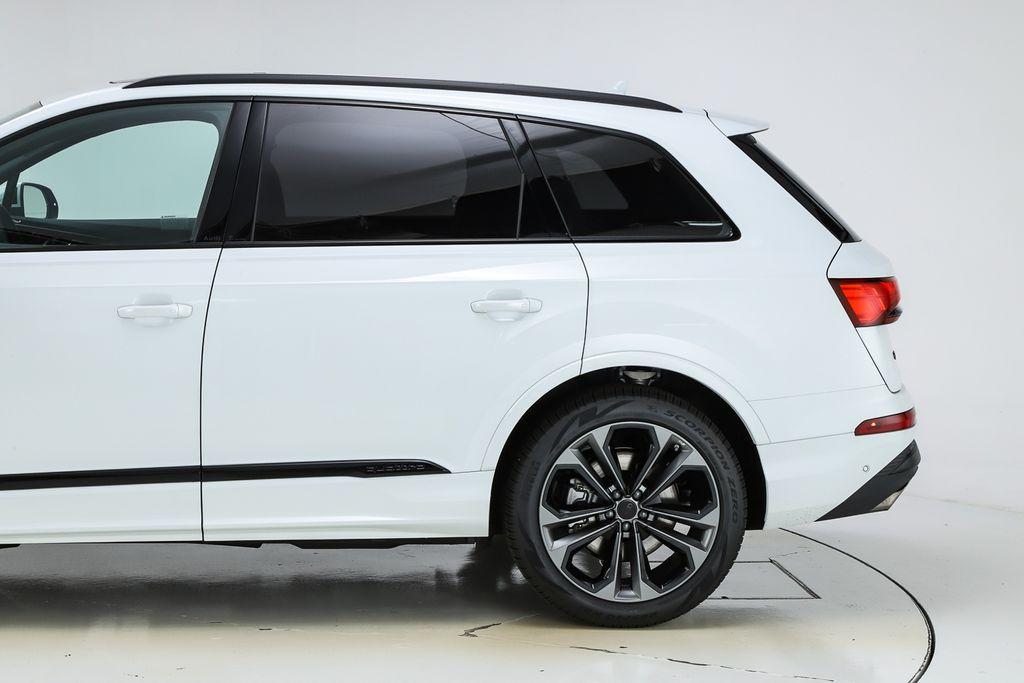 new 2026 Audi Q7 car, priced at $78,295
