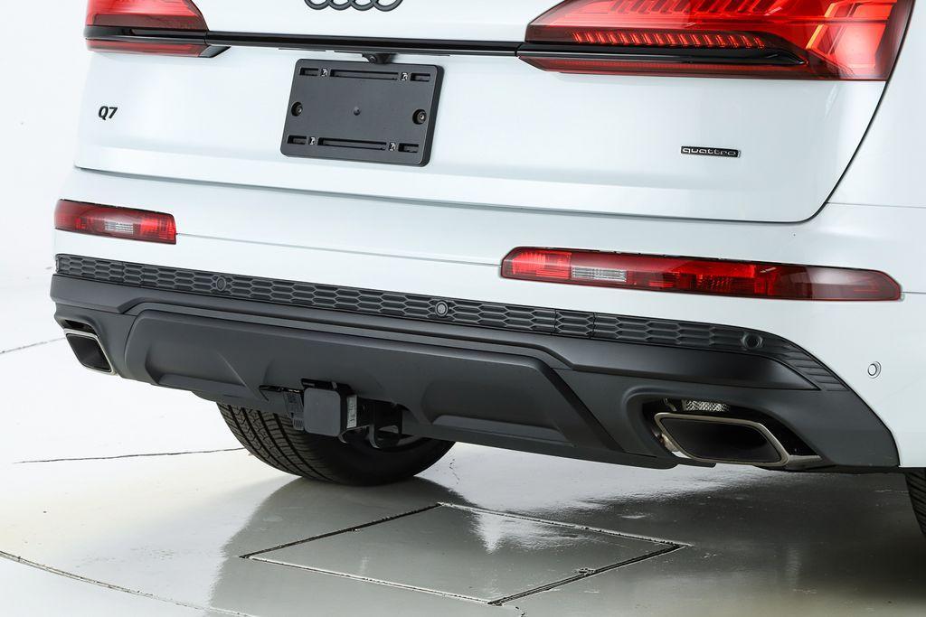 new 2026 Audi Q7 car, priced at $78,295