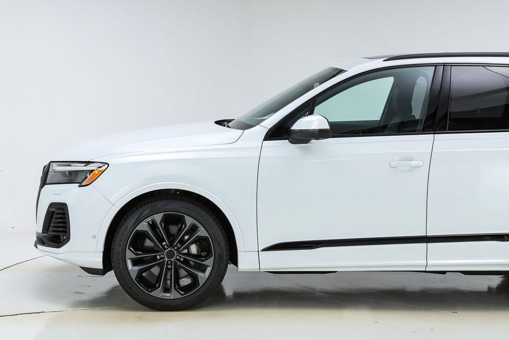 new 2026 Audi Q7 car, priced at $78,295