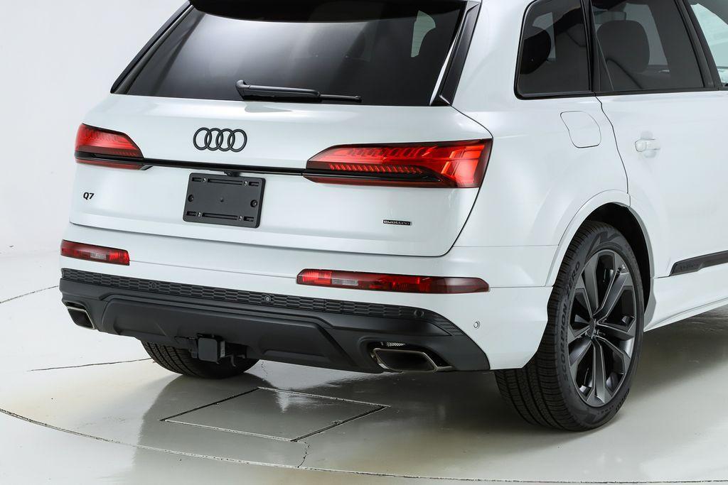 new 2026 Audi Q7 car, priced at $78,295