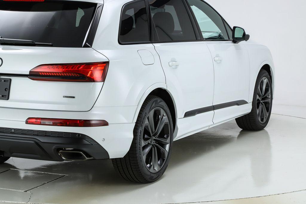 new 2026 Audi Q7 car, priced at $78,295