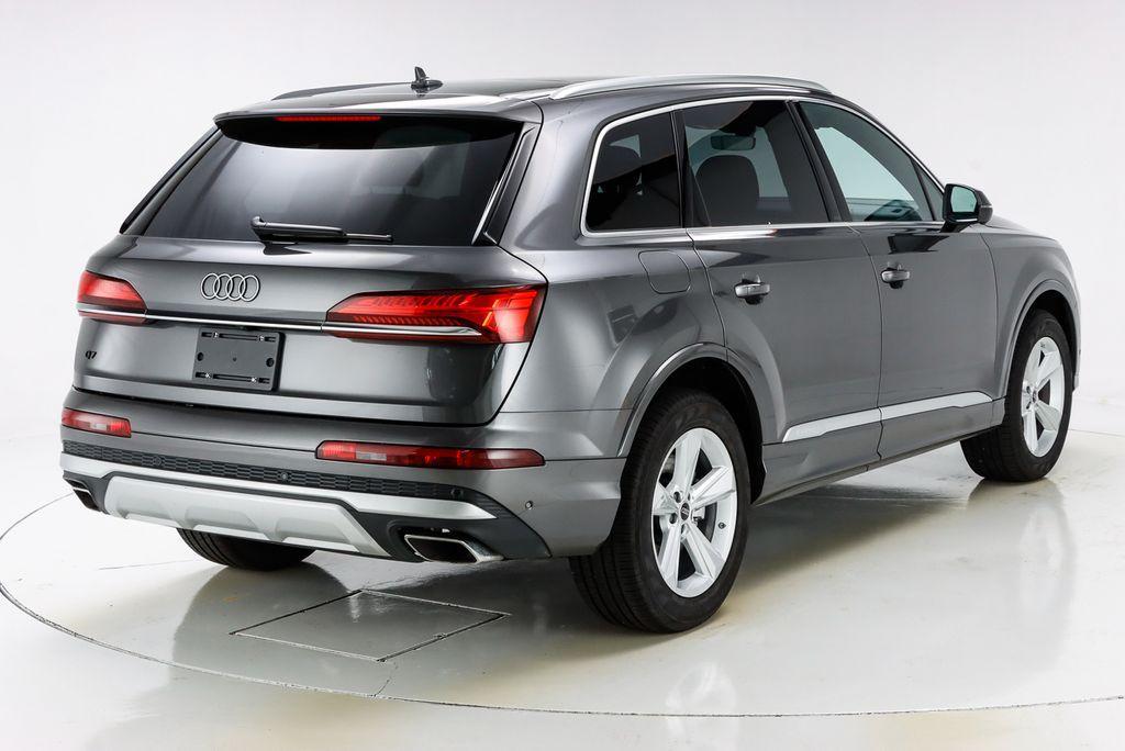 used 2025 Audi Q7 car, priced at $53,670