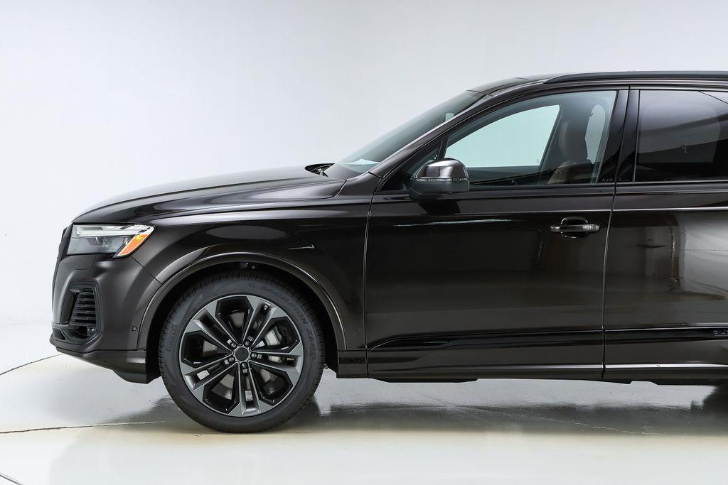 new 2026 Audi Q7 car, priced at $78,140