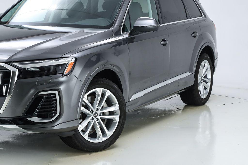 used 2025 Audi Q7 car, priced at $60,924