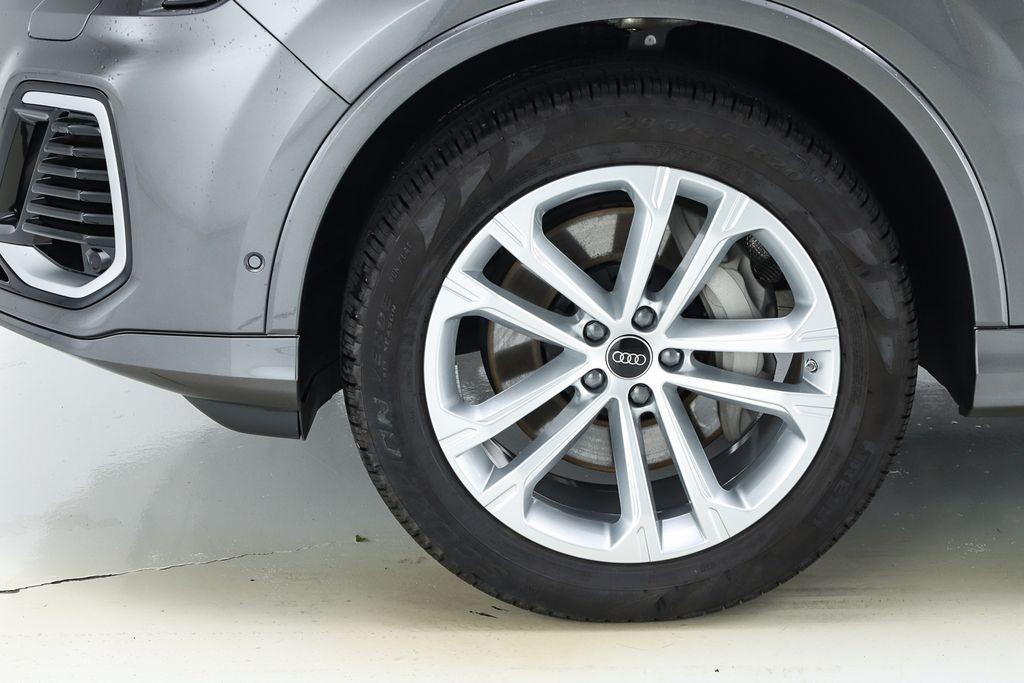 used 2025 Audi Q7 car, priced at $60,924
