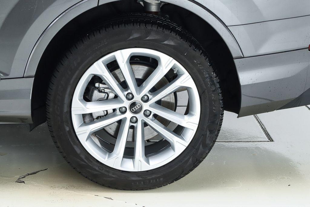 used 2025 Audi Q7 car, priced at $60,924
