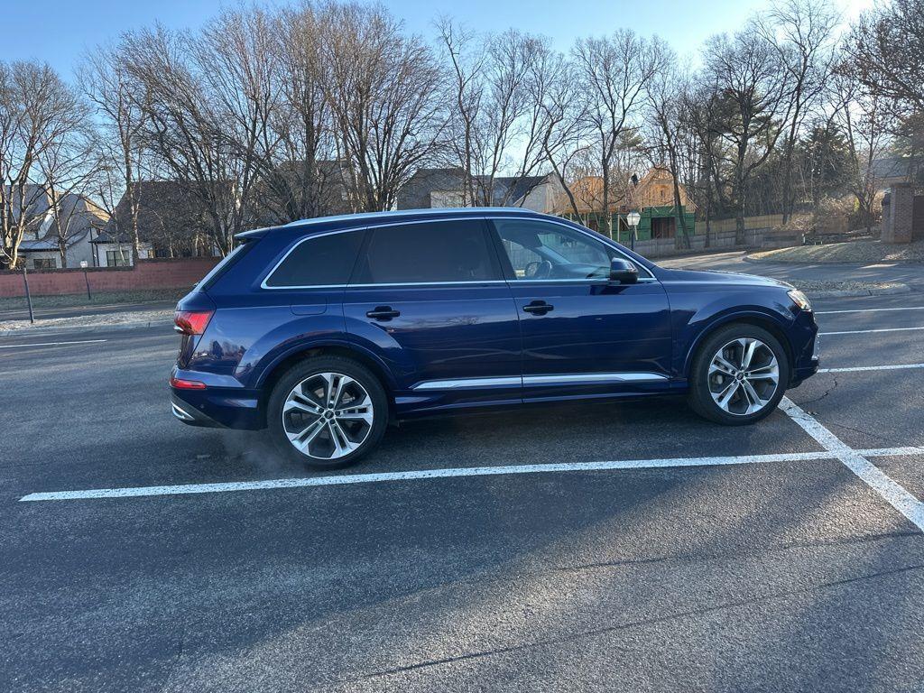 used 2020 Audi Q7 car, priced at $29,995