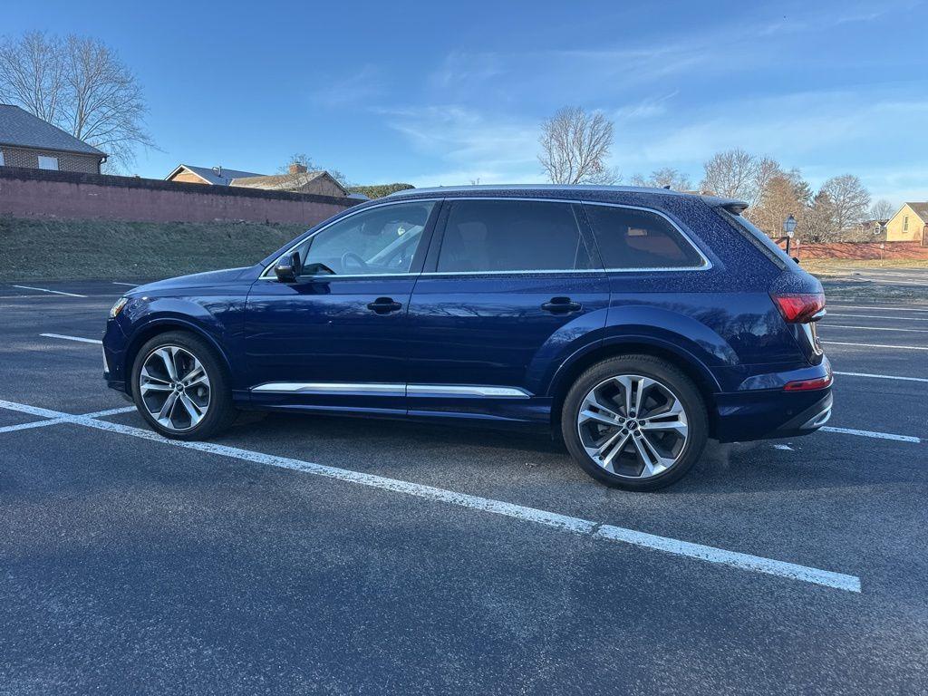 used 2020 Audi Q7 car, priced at $29,995