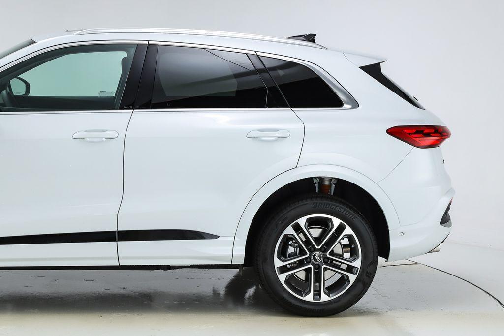 new 2025 Audi Q5 car, priced at $60,175