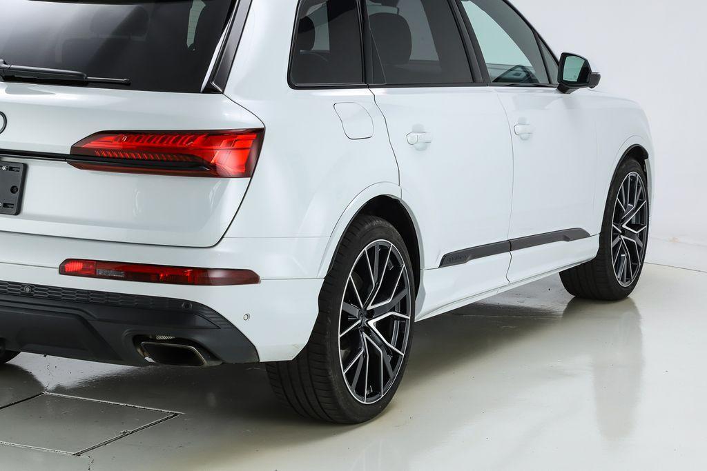 used 2025 Audi Q7 car, priced at $69,980
