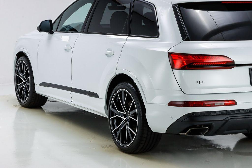 new 2025 Audi Q7 car, priced at $85,400