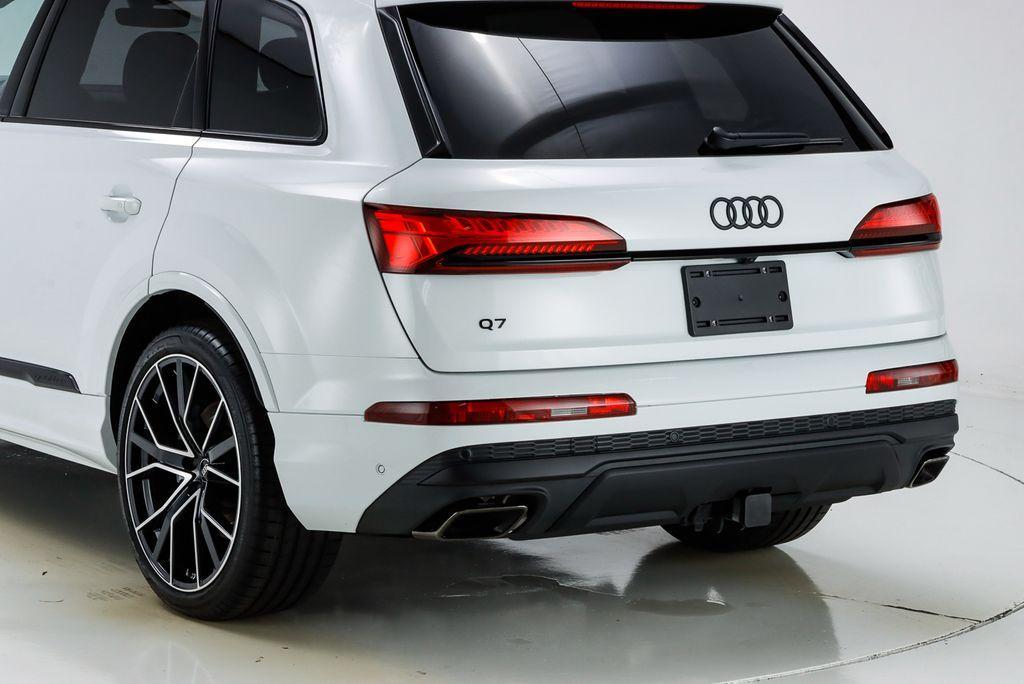 new 2025 Audi Q7 car, priced at $85,400