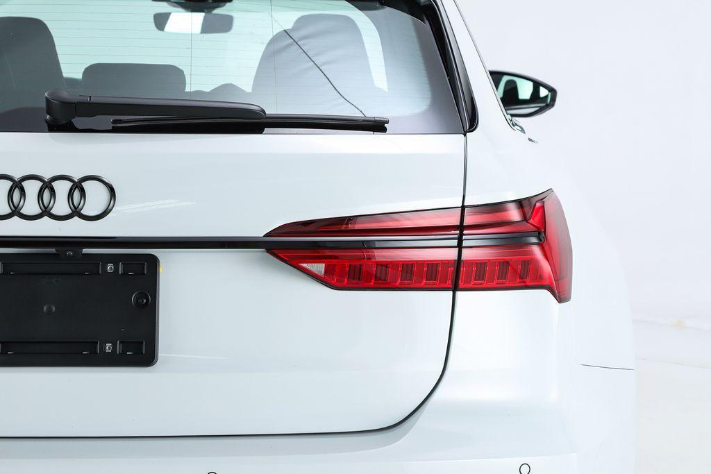 new 2025 Audi RS 6 Avant car, priced at $155,245