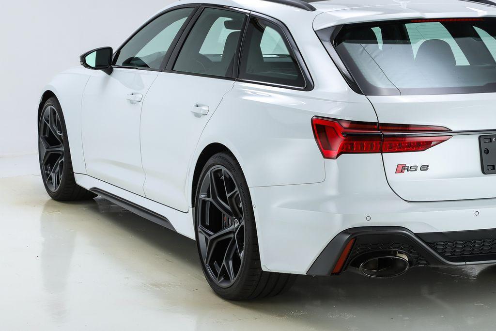 new 2025 Audi RS 6 Avant car, priced at $155,245
