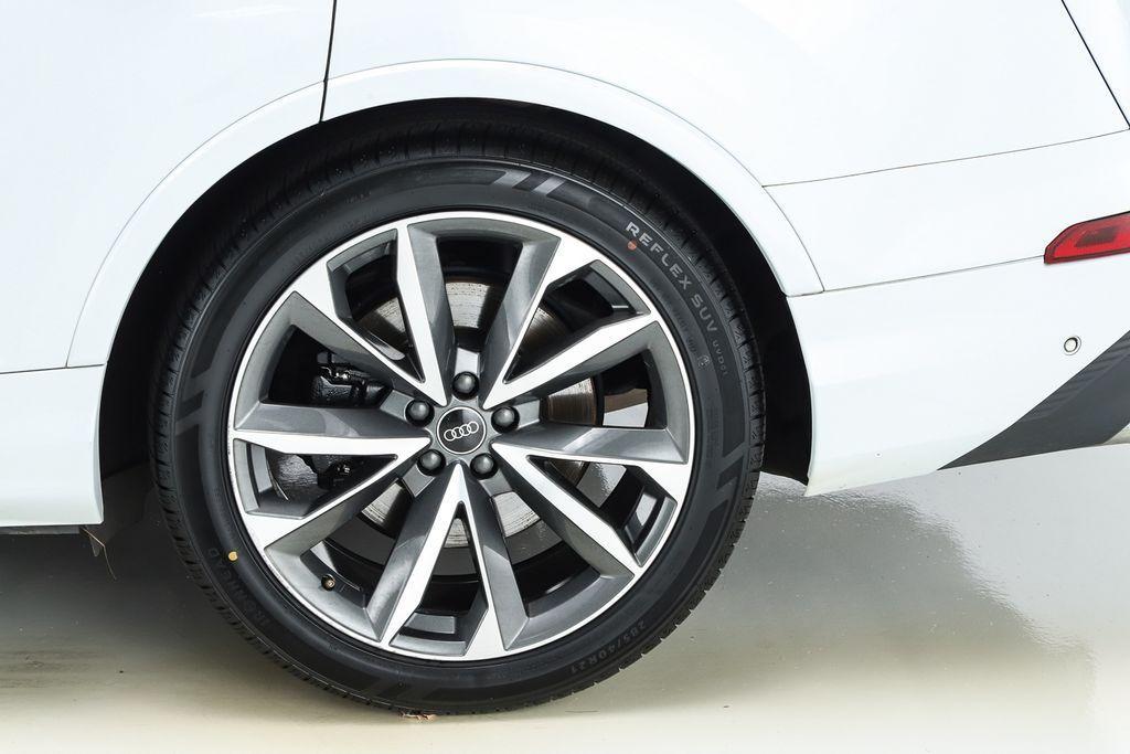 used 2021 Audi SQ7 car, priced at $43,401