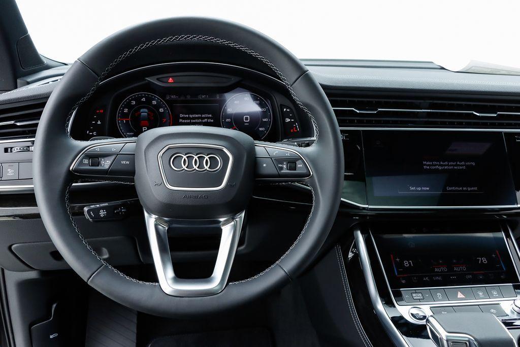 new 2025 Audi Q7 car, priced at $77,605