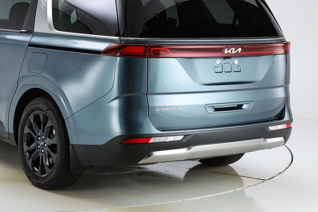 used 2023 Kia Carnival car, priced at $33,281